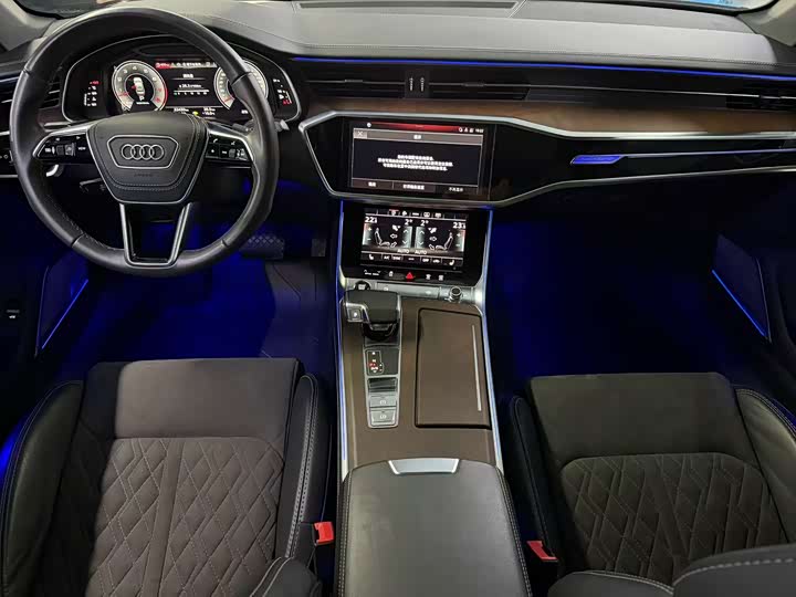 Фото 4 - Audi A6L