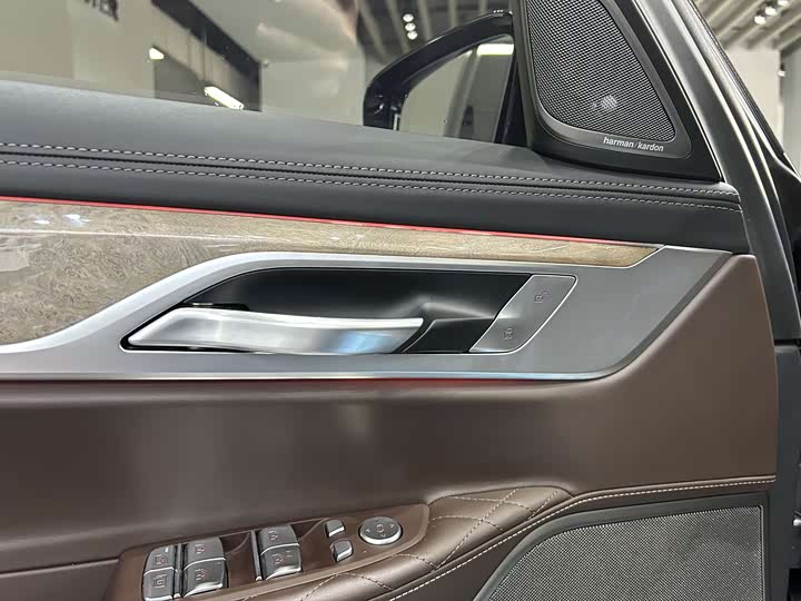 Фото 4 - BMW 7 Series