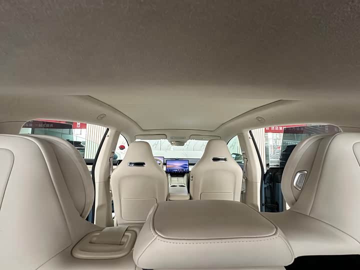 Фото 17 - Luxeed R7