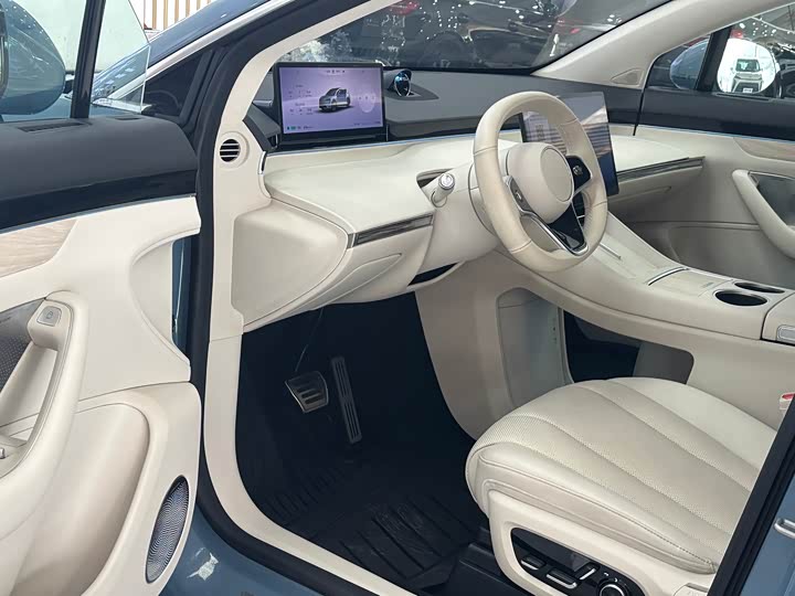 Фото 7 - Luxeed R7