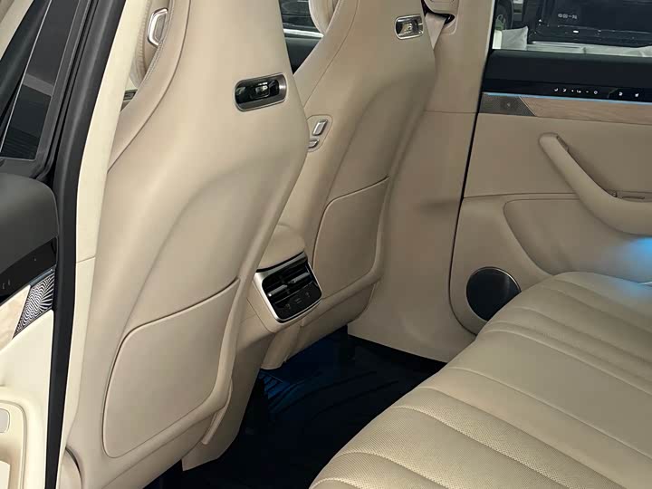 Фото 8 - Luxeed R7