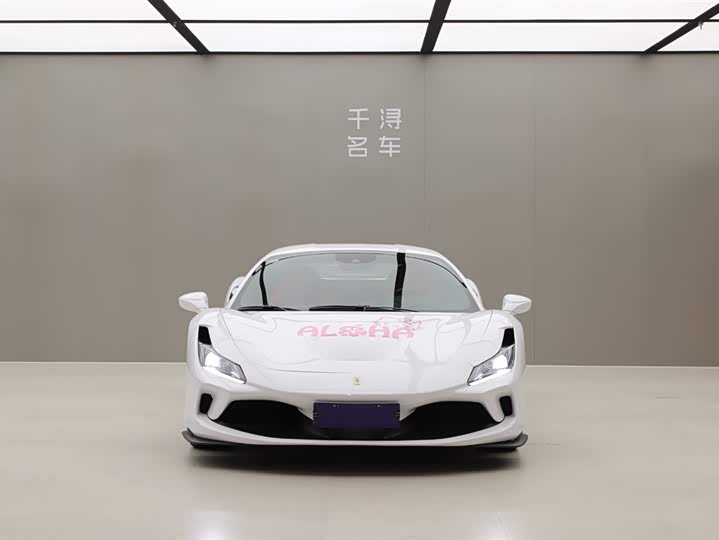 Фото 2 - Ferrari F8