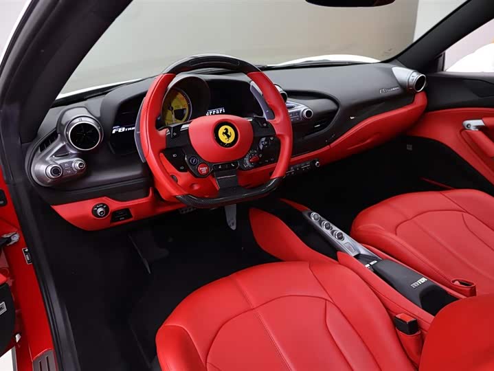 Фото 5 - Ferrari F8