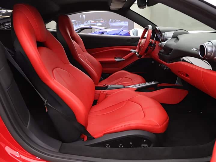 Фото 6 - Ferrari F8