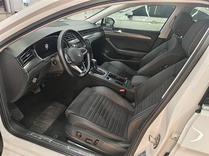 Фото 12 - Volkswagen Magotan