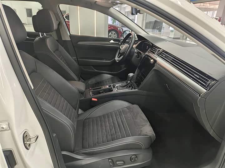 Фото 6 - Volkswagen Magotan