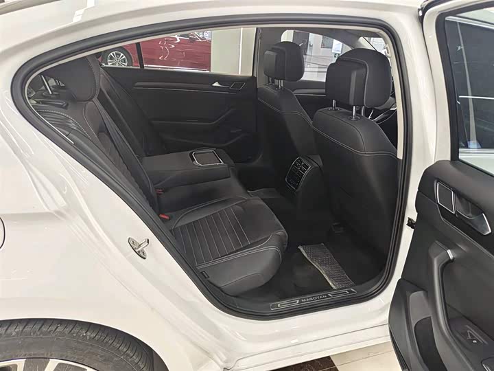 Фото 7 - Volkswagen Magotan