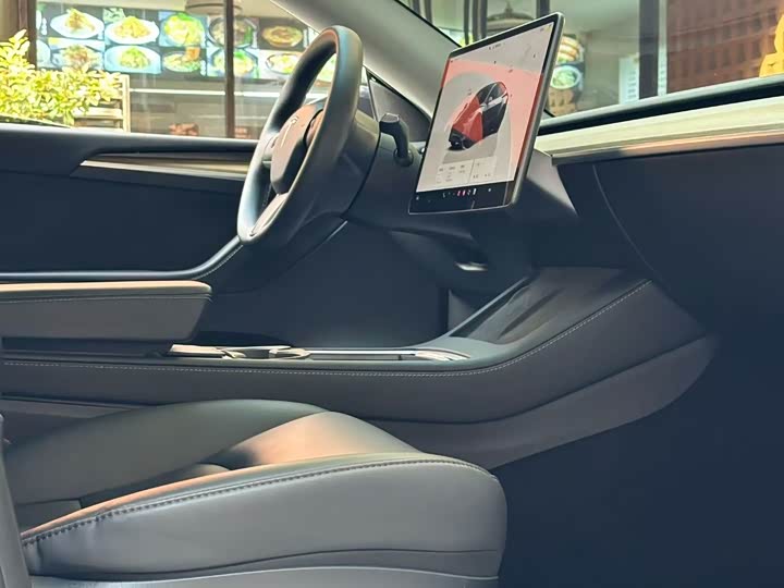 Фото 3 - Tesla Model Y