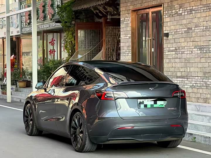 Фото 9 - Tesla Model Y