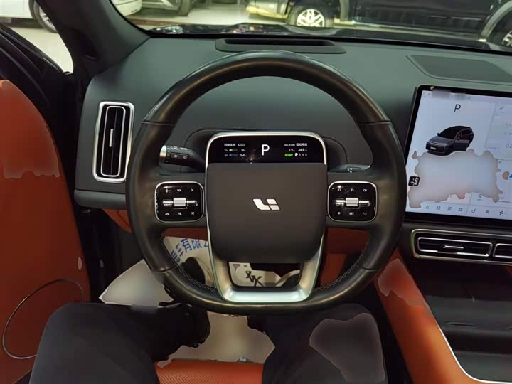 Фото 11 - LiXiang L7