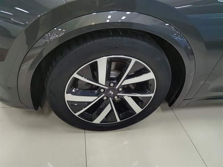 Фото 23 - LiXiang L7