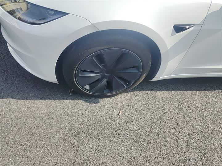 Фото 23 - Tesla Model 3