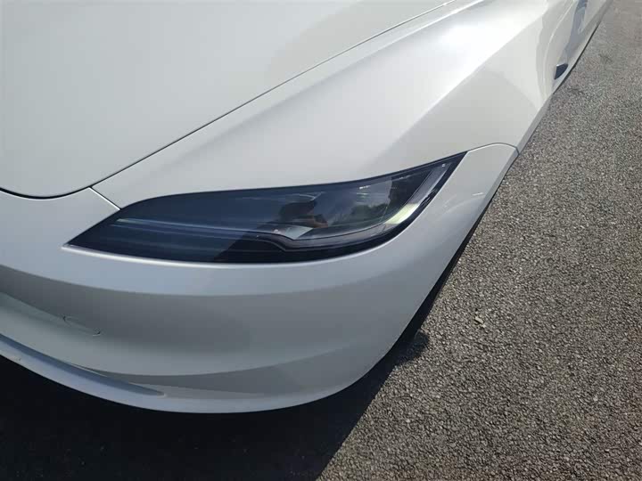 Фото 24 - Tesla Model 3