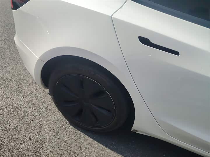 Фото 26 - Tesla Model 3