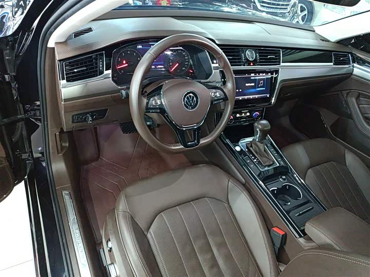 Фото 10 - Volkswagen Phideon