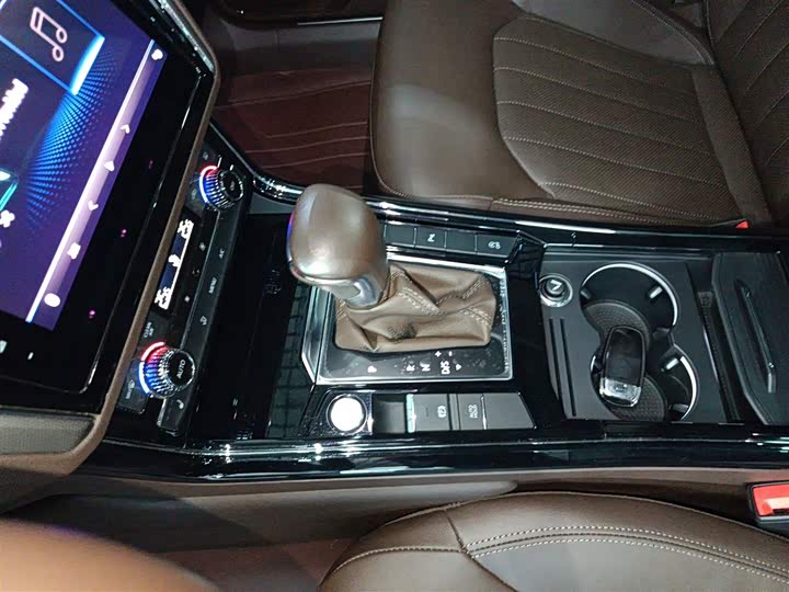 Фото 14 - Volkswagen Phideon