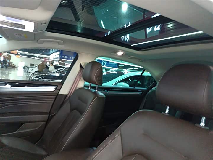 Фото 18 - Volkswagen Phideon