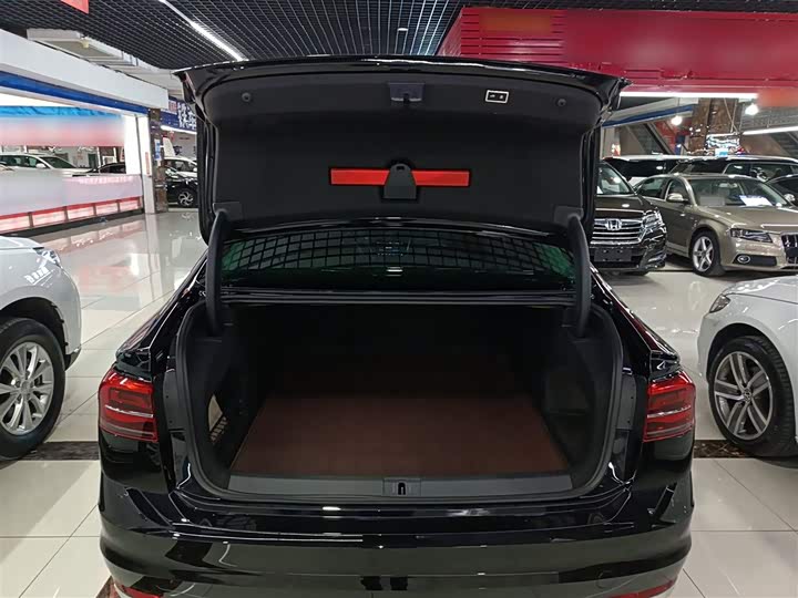 Фото 19 - Volkswagen Phideon