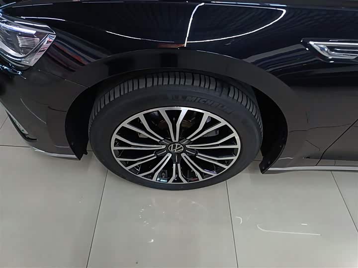 Фото 23 - Volkswagen Phideon