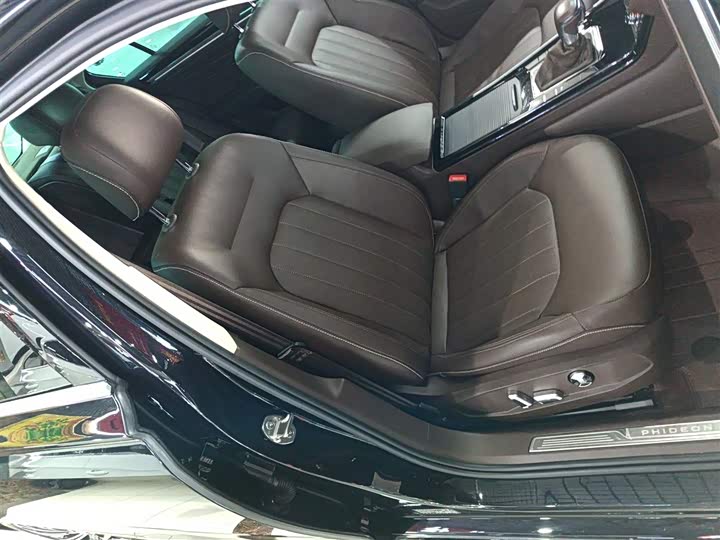 Фото 25 - Volkswagen Phideon