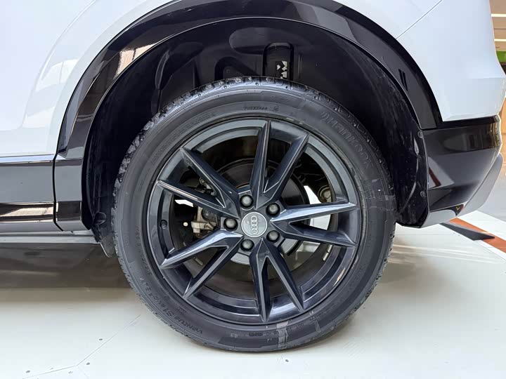 Фото 16 - Audi Q2L