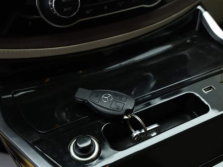 Фото 10 - Mercedes-Benz Vito