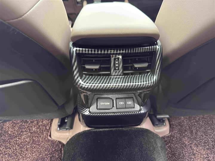 Фото 18 - Lexus ES