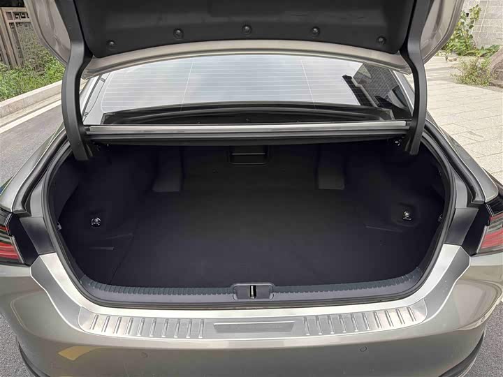 Фото 19 - Lexus ES