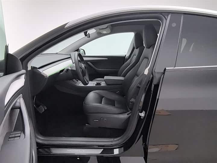 Фото 10 - Tesla Model Y