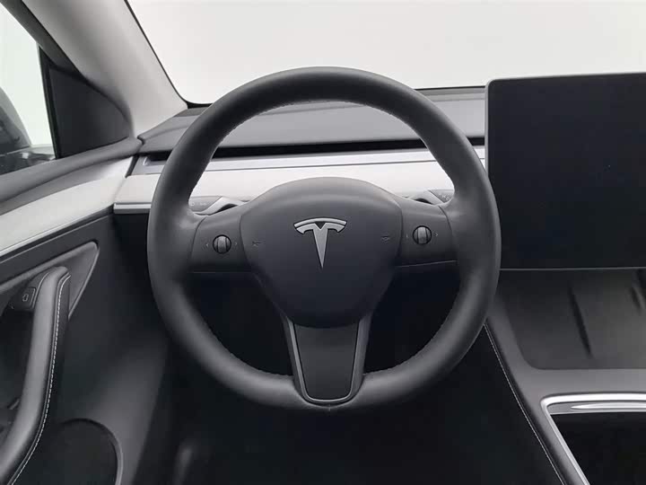 Фото 11 - Tesla Model Y