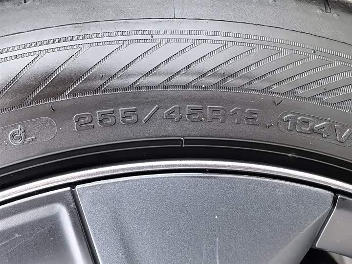 Фото 24 - Tesla Model Y