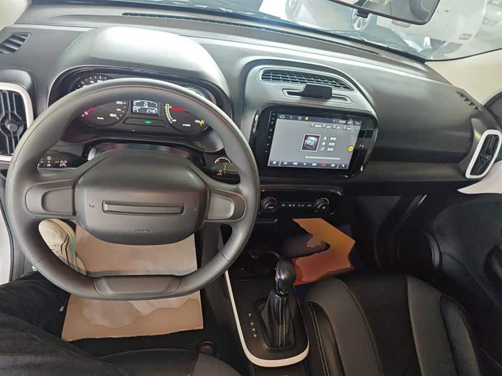 Фото 10 - Roewe Clever