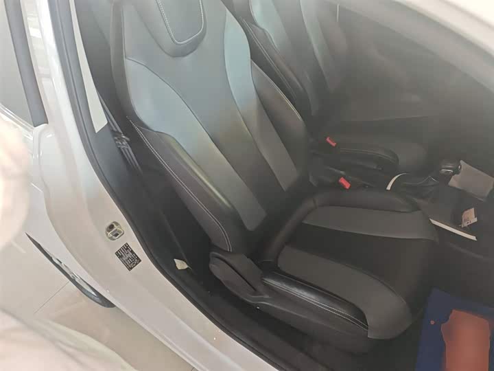 Фото 25 - Roewe Clever