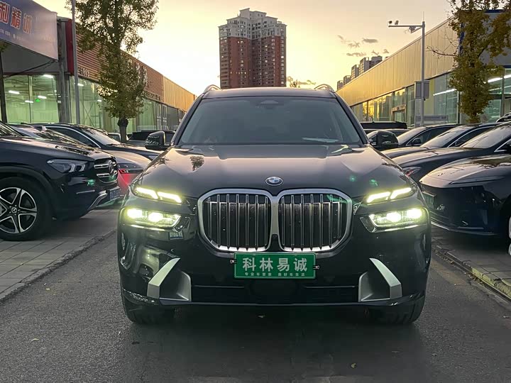 Фото 2 - BMW X7