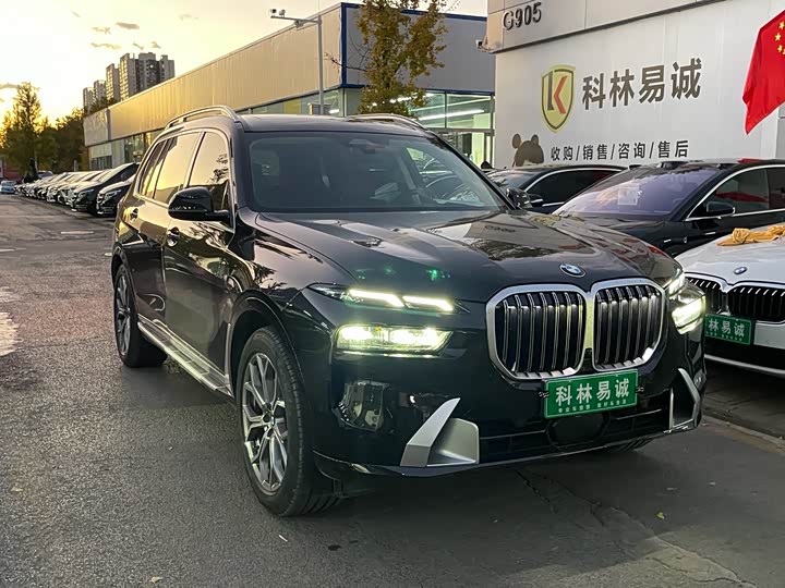 Фото 3 - BMW X7