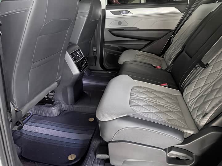 Фото 10 - Volkswagen Tavendor