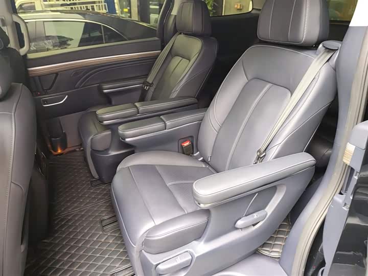 Фото 17 - GAC Trumpchi M8