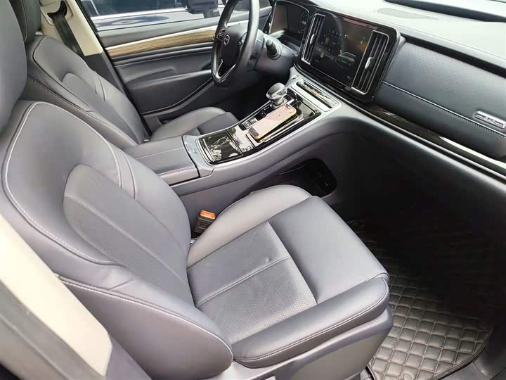 Фото 25 - GAC Trumpchi M8