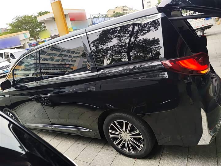 Фото 5 - GAC Trumpchi M8