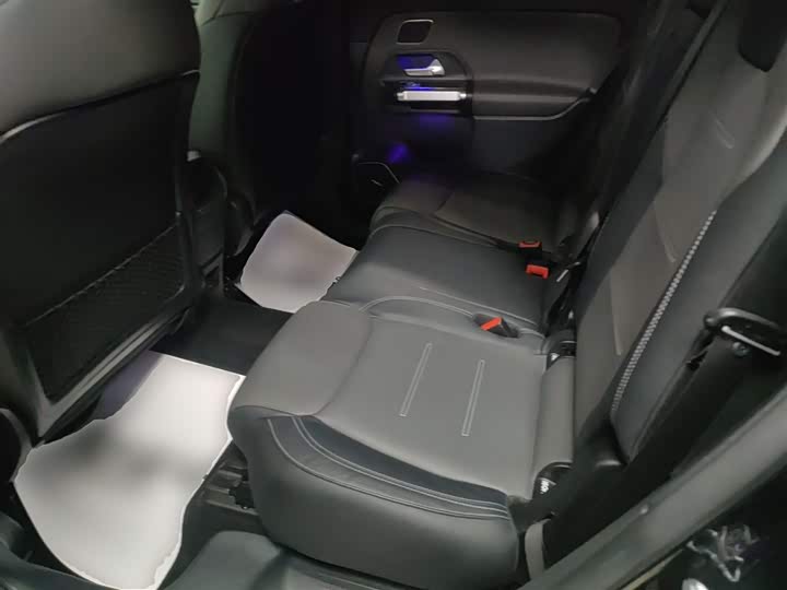 Фото 17 - Mercedes-Benz GLB-Class AMG