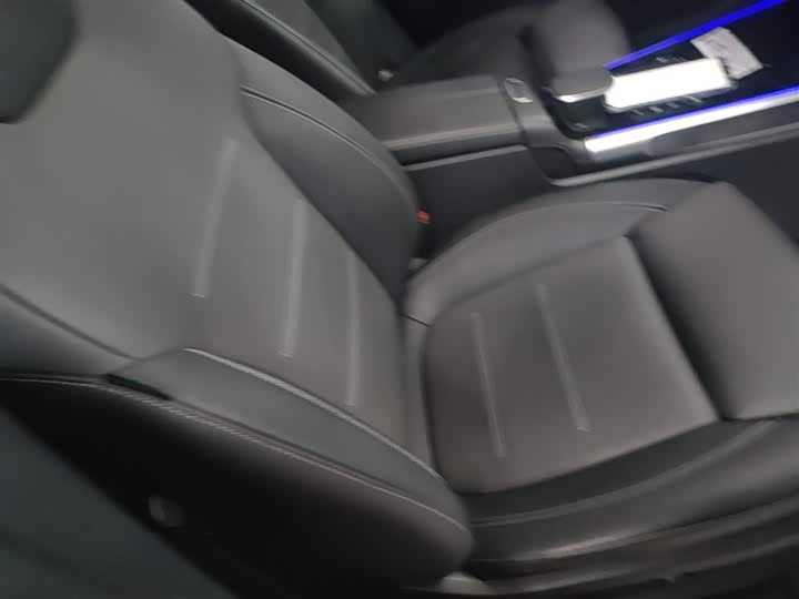 Фото 25 - Mercedes-Benz GLB-Class AMG