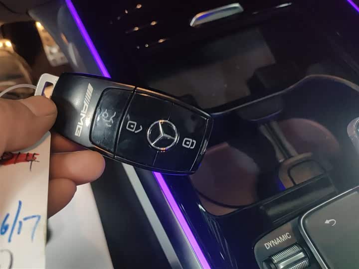 Фото 9 - Mercedes-Benz GLB-Class AMG