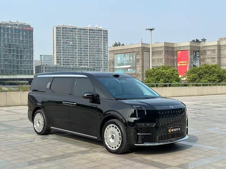 Фото 3 - Zeekr 009