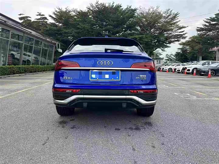 Фото 5 - Audi Q5L Sportback