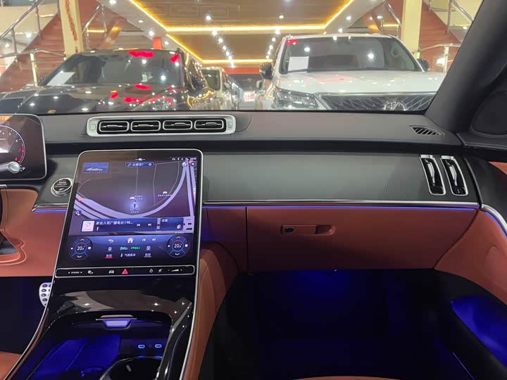 Фото 10 - Mercedes-Benz S-Class