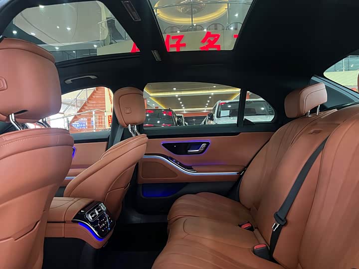 Фото 14 - Mercedes-Benz S-Class