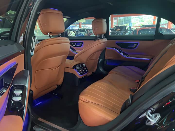 Фото 8 - Mercedes-Benz S-Class