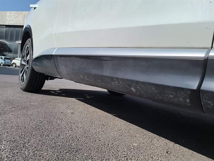 Фото 21 - Roewe D5X DMH