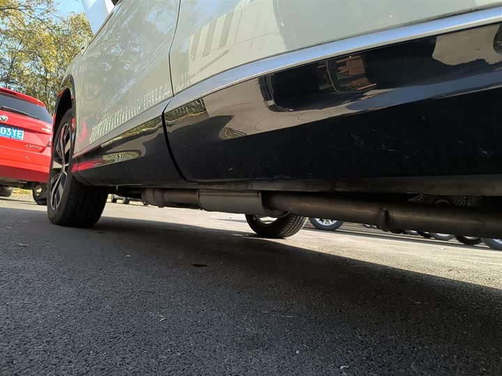 Фото 22 - Roewe D5X DMH