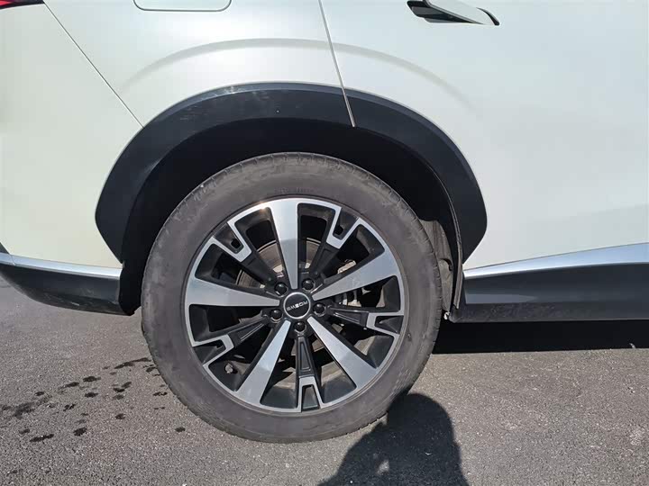 Фото 26 - Roewe D5X DMH